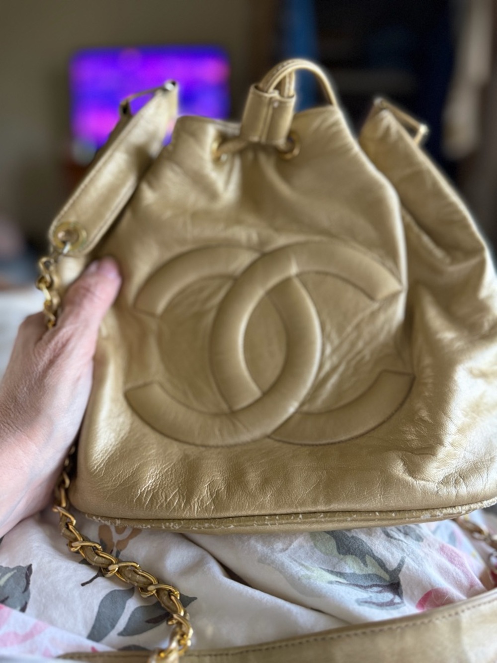 CHANEL Metallic Gold Quilted Drawstring Shoulder Bag. Vintage 1984 Bucket bag.